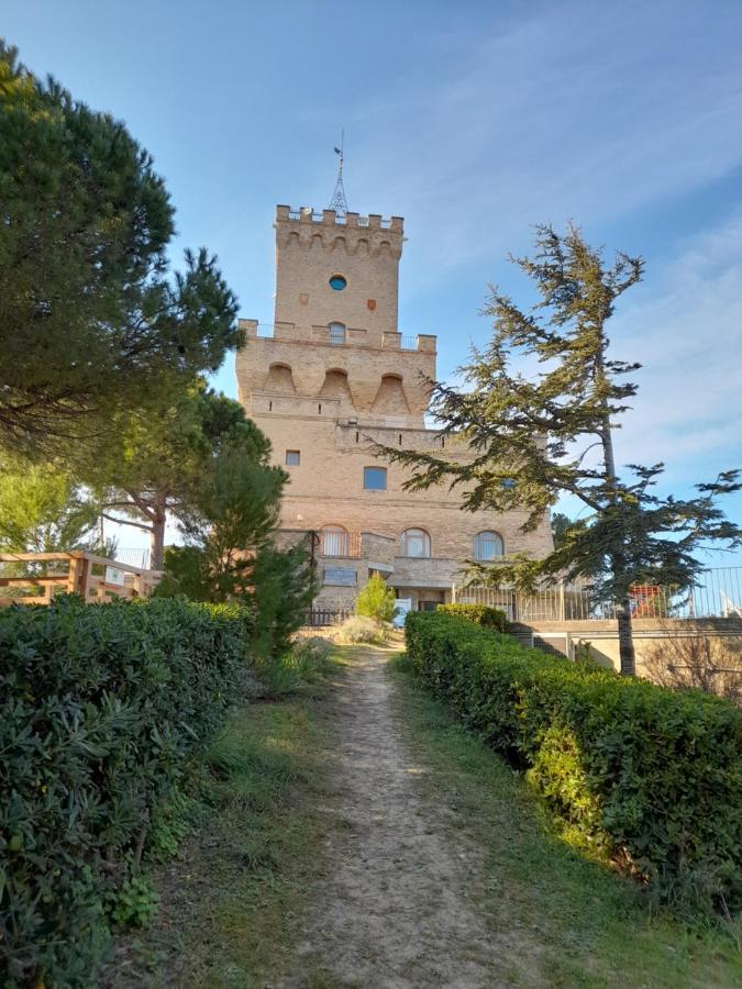 Bouganville Casa Vacanza Ambiente Climatizzato Con Wi Fi Pineto Dış mekan fotoğraf