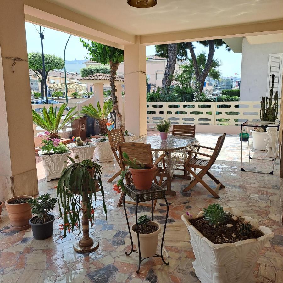Bouganville Casa Vacanza Ambiente Climatizzato Con Wi Fi Pineto Dış mekan fotoğraf