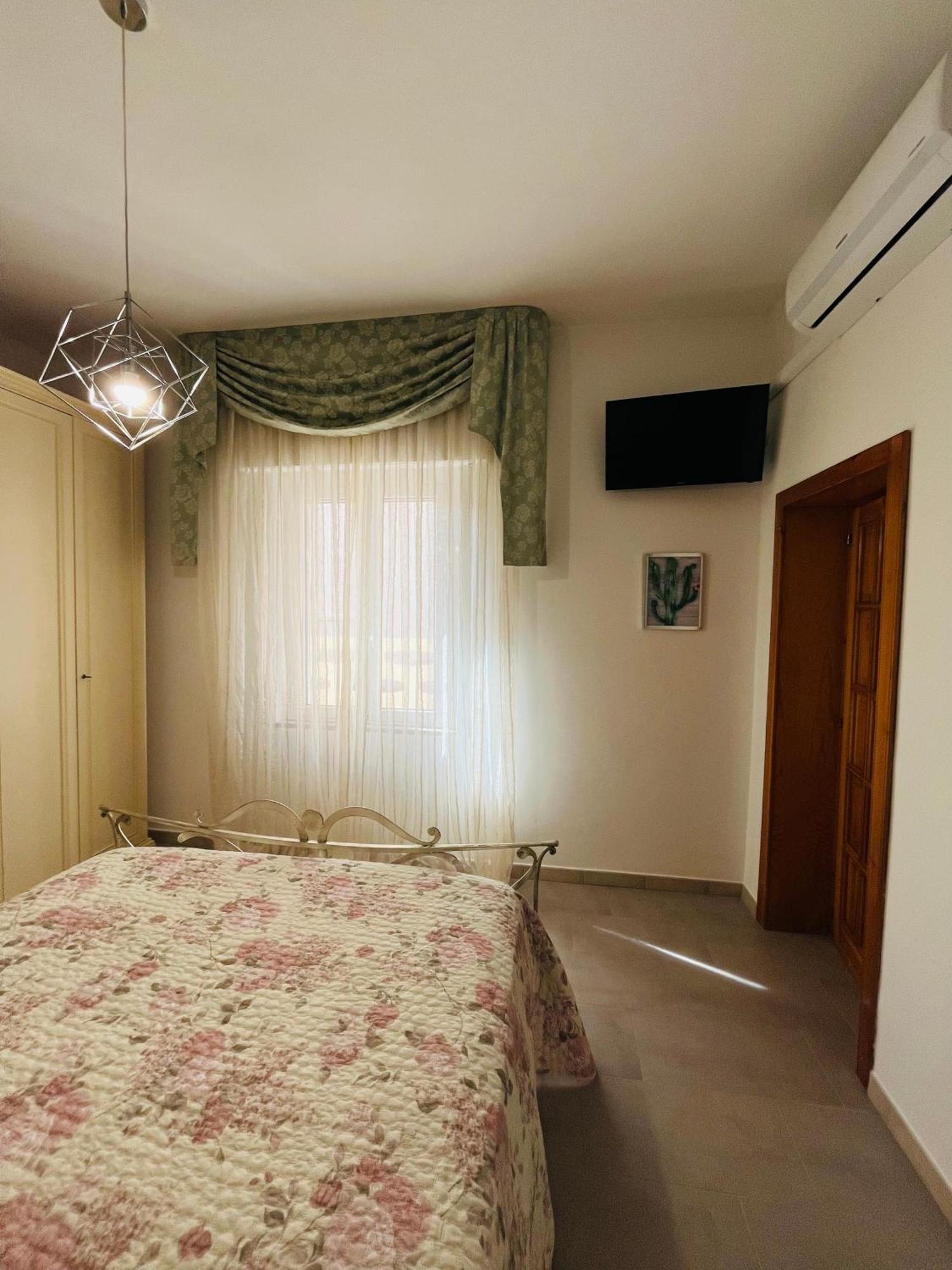 Bouganville Casa Vacanza Ambiente Climatizzato Con Wi Fi Pineto Dış mekan fotoğraf