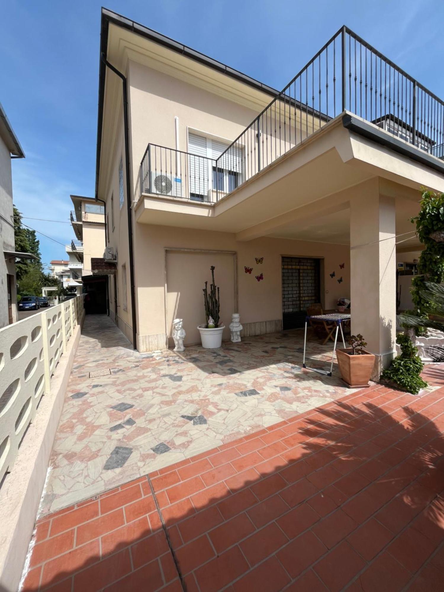 Bouganville Casa Vacanza Ambiente Climatizzato Con Wi Fi Pineto Dış mekan fotoğraf